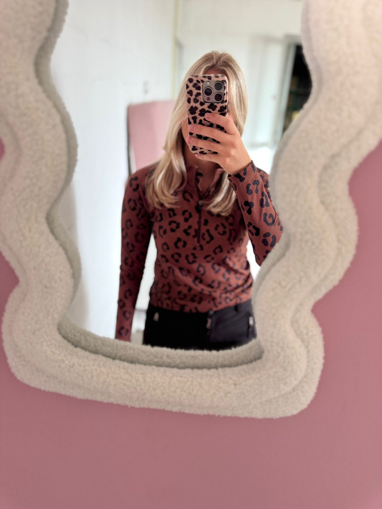 Bruine ski pully met panterprint | Lotsofdesign