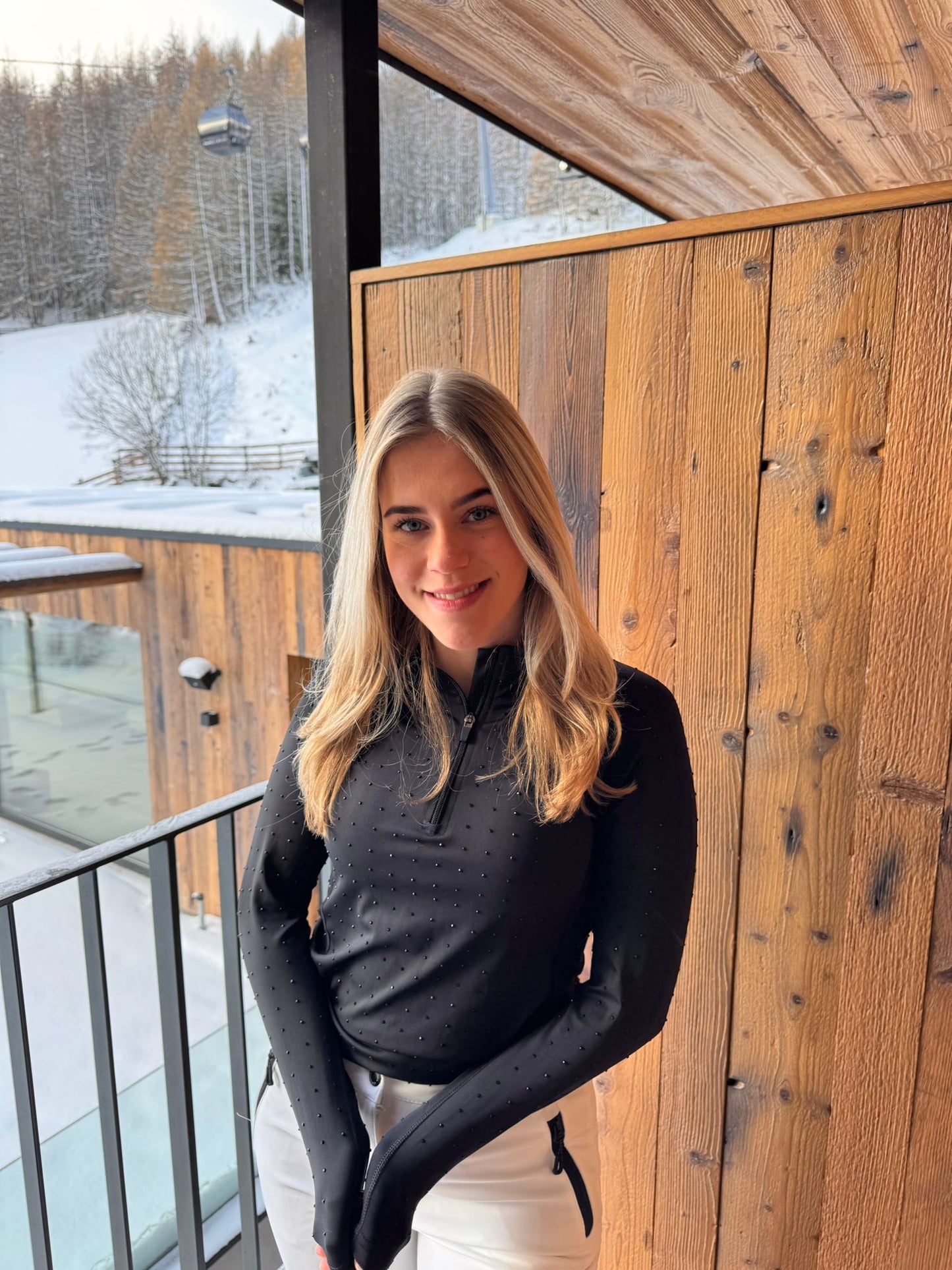 Zwarte ski pully met glittersteentjes | Lotsofdesign